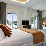 Aurora Hotel