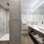 Aurora 4*
