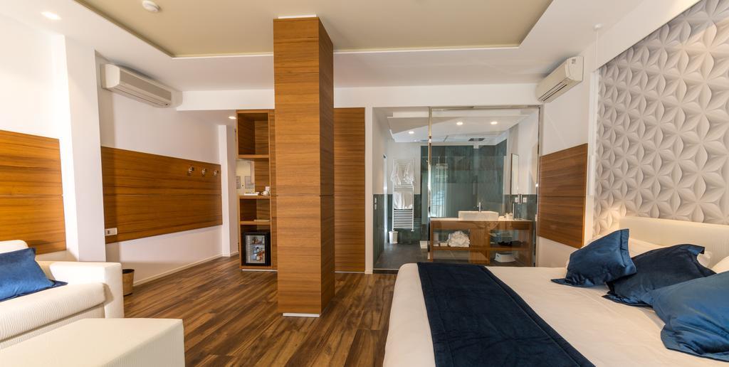 Aurora Hotel 4*