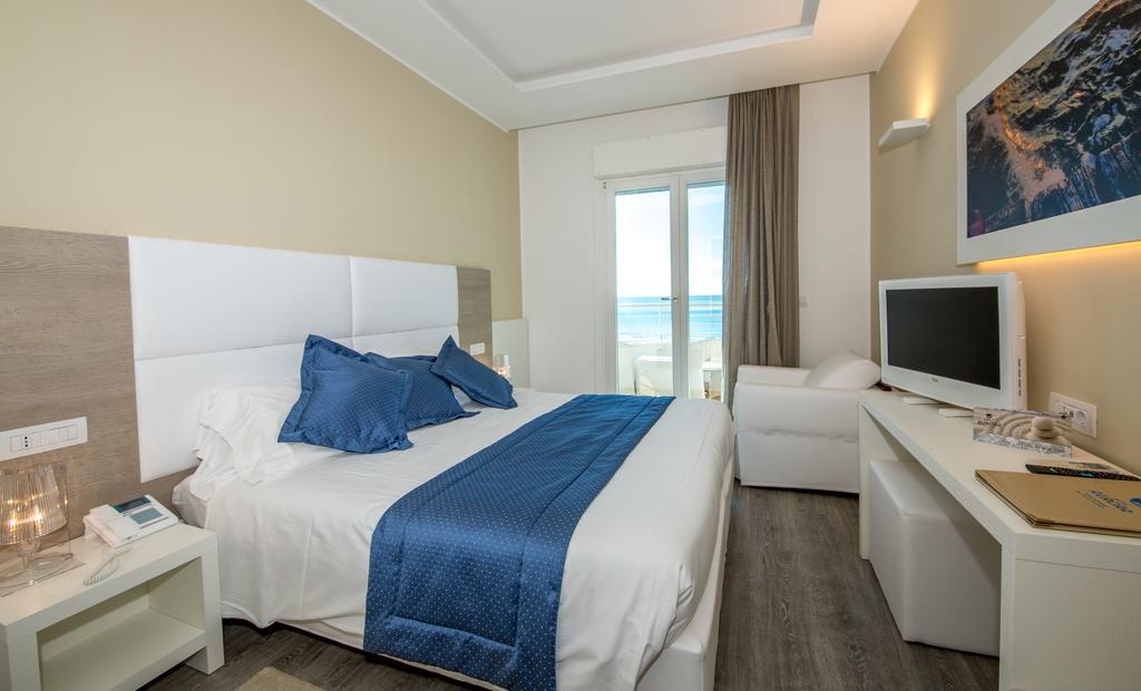 Aurora 4*